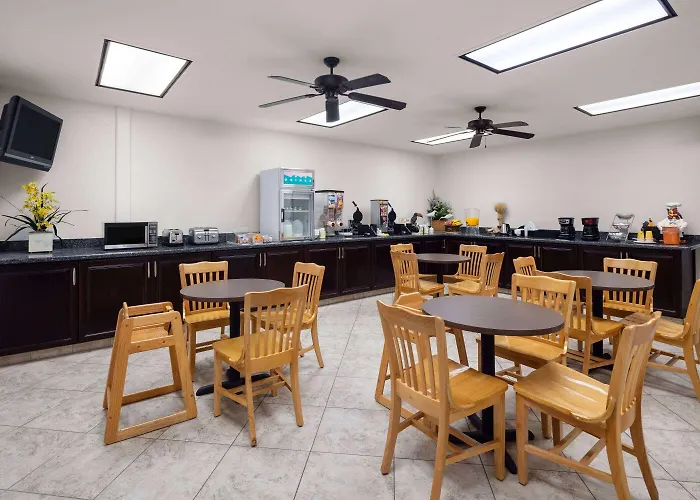 Travelodge By Wyndham Az Motel Globe