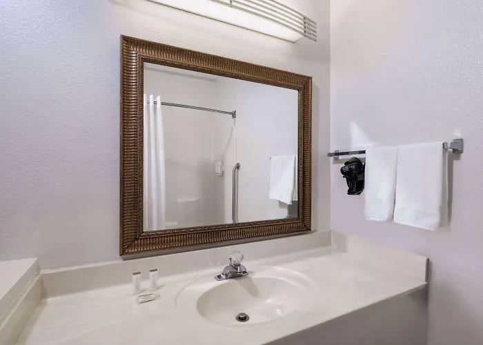 Travelodge By Wyndham Az Motel 2*